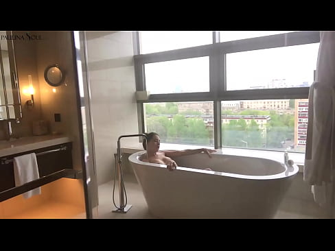 ❤️ Valtava babe runkkaa intohimoisesti pilluaan kylpyhuoneessa ☑ Seksivideo at us fi.lansexs.xyz ❌❤
